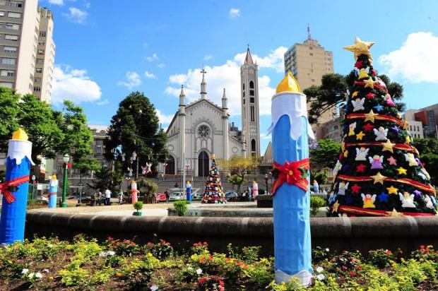 Resultado de imagem para imagens da decoração denatal da praça dante caxias do sul