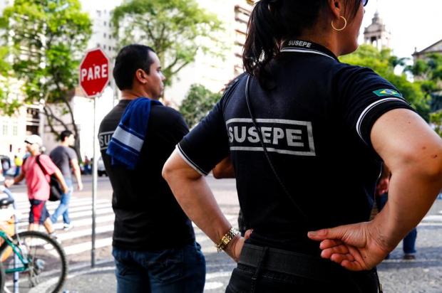 Em Caxias, agentes penitenciários e policiais civis aderem paralisação contra pacote do Piratini Anderson Fetter/Agencia RBS Em Caxias, agentes penitenciários e policiais civis aderem paralisação contra pacote do Piratini Anderson Fetter/Agencia RBS