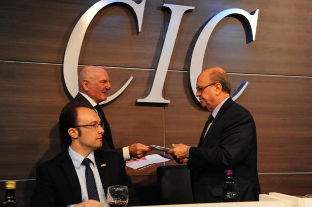 Schirmer reafirma que Caxias do Sul é prioridade e promete envio de novos policiais militares Roni Rigon/Agencia RBS Schirmer reafirma que Caxias do Sul é prioridade e promete envio de novos policiais militares Roni Rigon/Agencia RBS